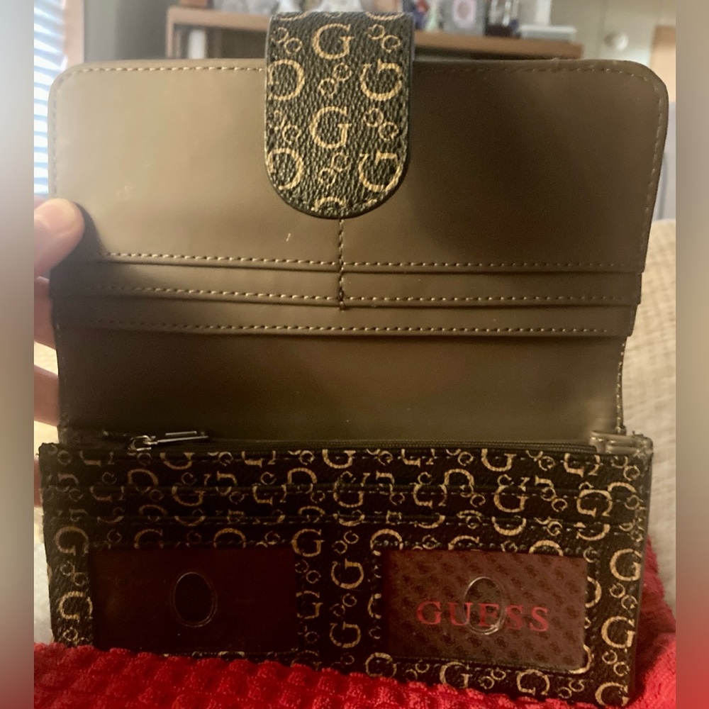 Great Vintage GUESS Canvas Long Wallet.  Near-Mint, Measures  7 5/8” x 4 3/8”